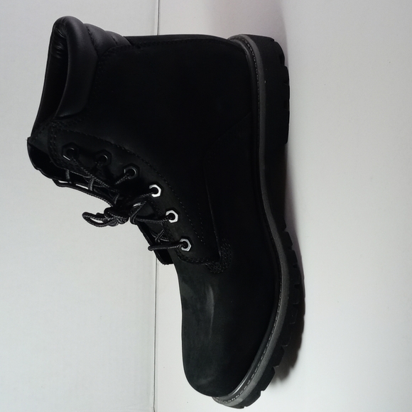 - Boot - Picture 1 of 7